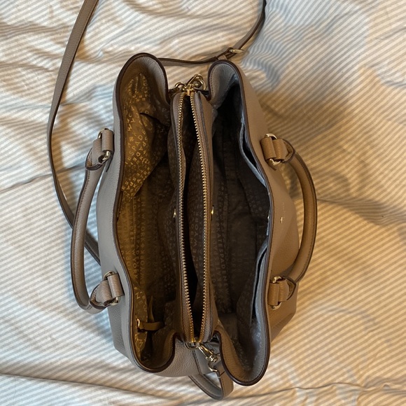 *SOLD* Kate Spade purse. More taupe in colour - Picture 10 of 10